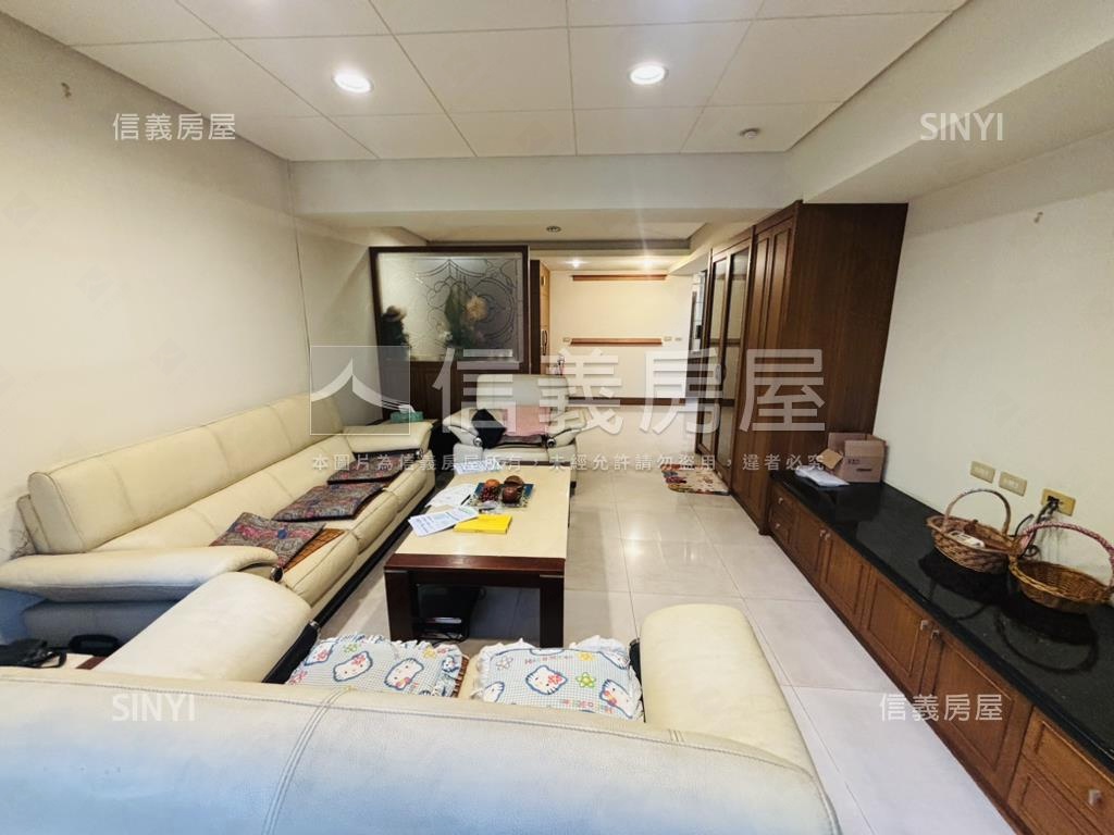 中山國小採光方正三房房屋室內格局與周邊環境