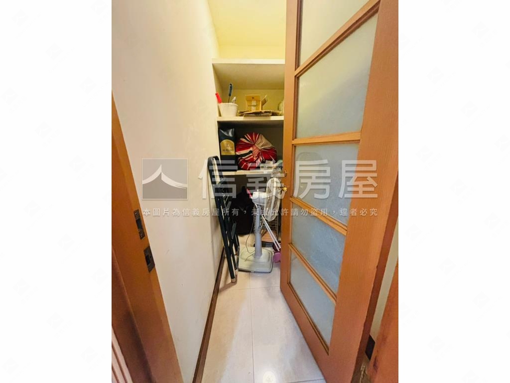 中山國小採光方正三房房屋室內格局與周邊環境