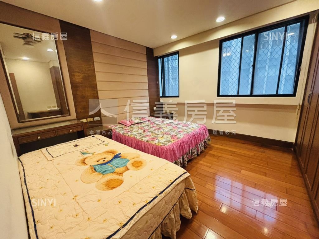 中山國小採光方正三房房屋室內格局與周邊環境