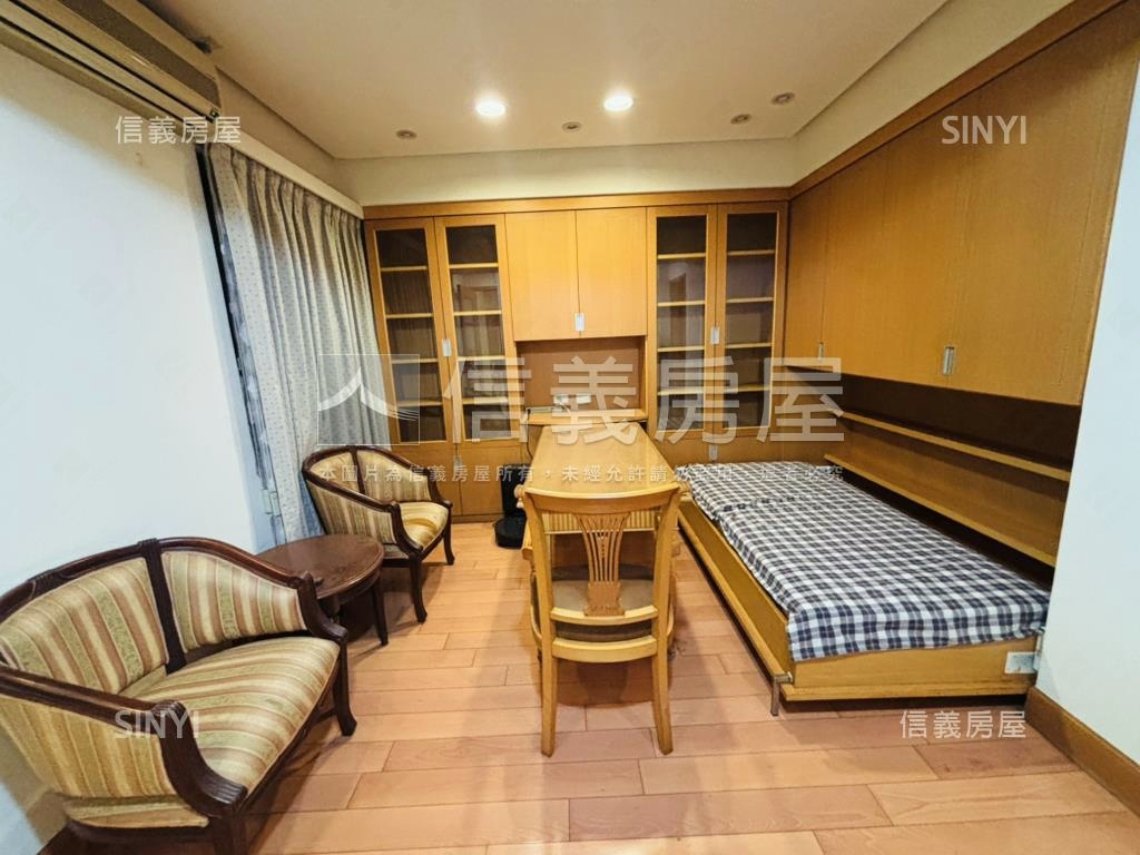 中山國小採光方正三房房屋室內格局與周邊環境