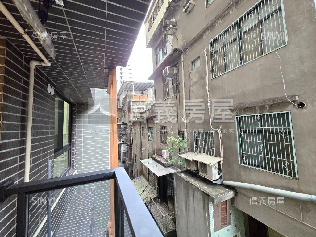 近車站易德聚兩房兩衛車位房屋室內格局與周邊環境