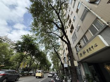 忠明南路近存中街金店