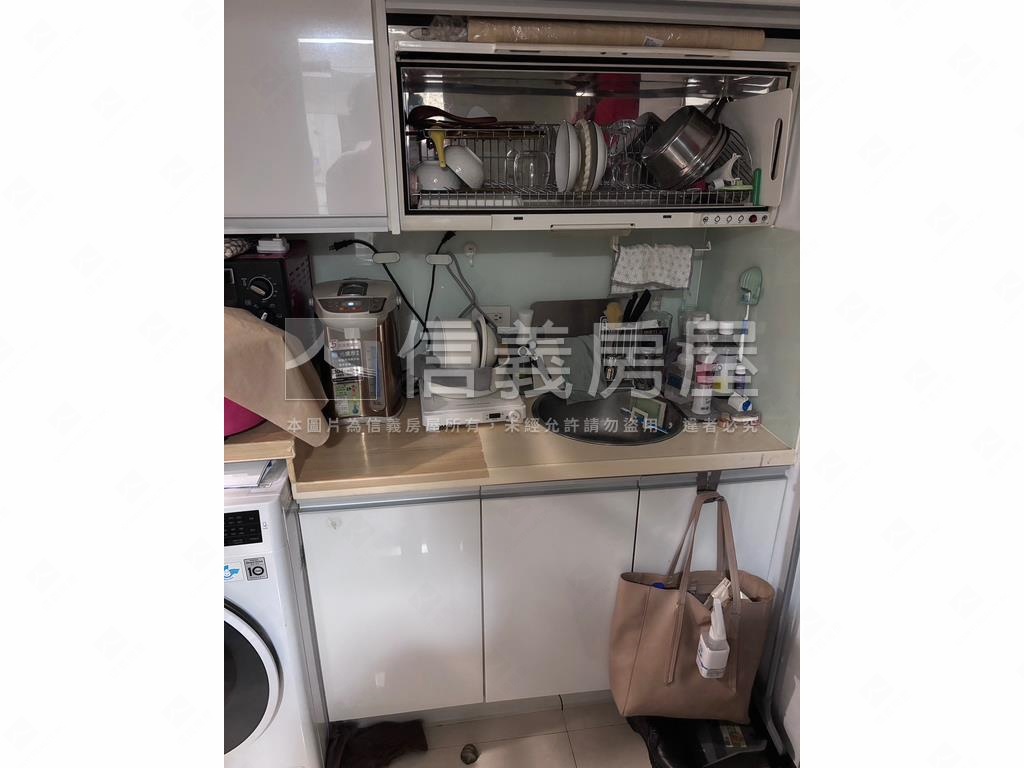 中山國小小資成家挑高美宅房屋室內格局與周邊環境