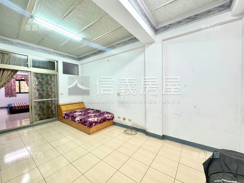 立人高中地約３０坪透店房屋室內格局與周邊環境