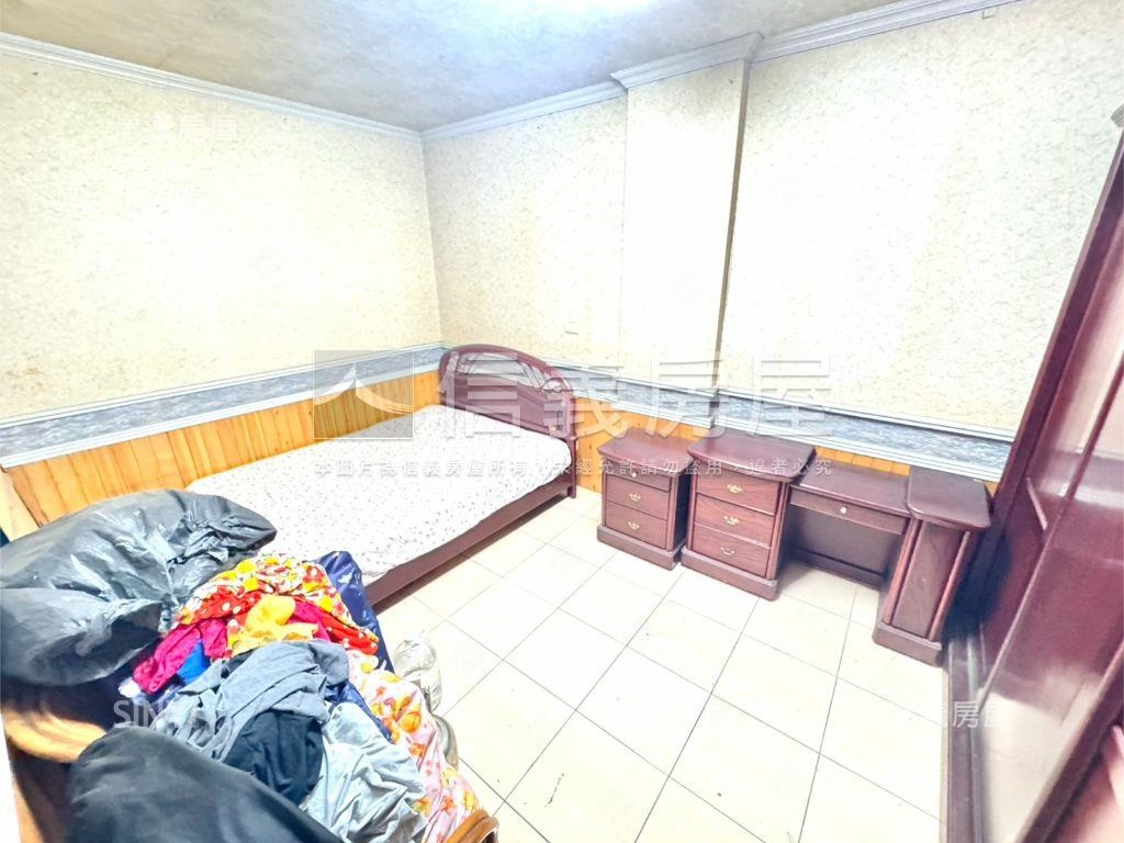 立人高中地約３０坪透店房屋室內格局與周邊環境