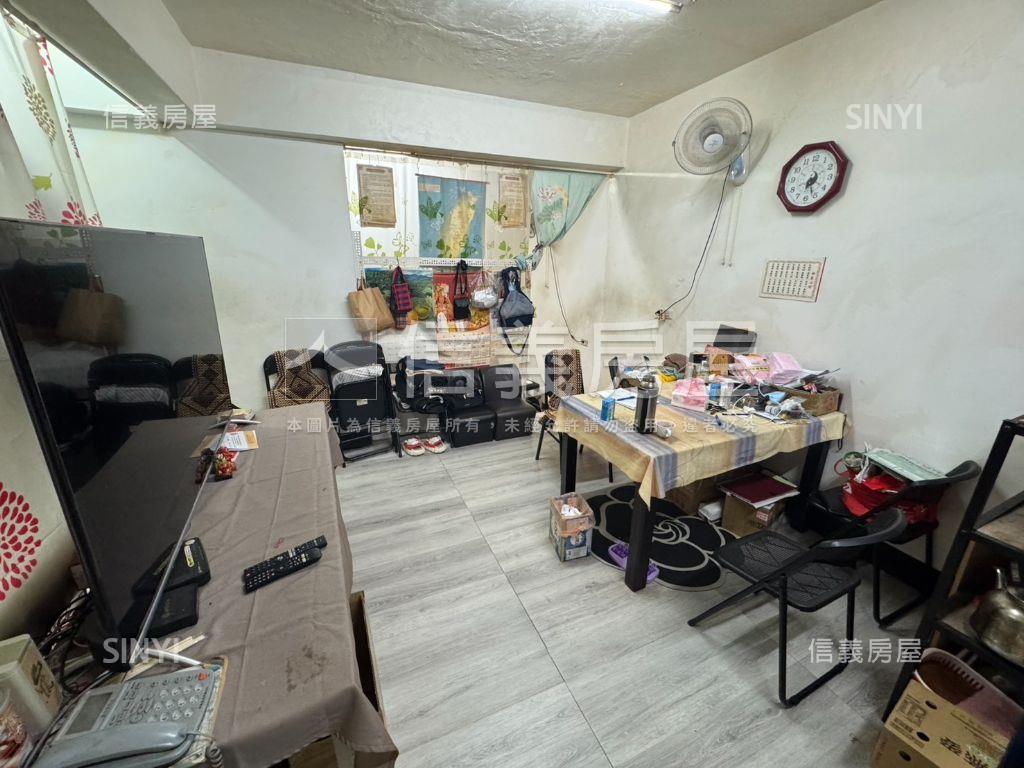 稀有☆太平西路優質透天房屋室內格局與周邊環境