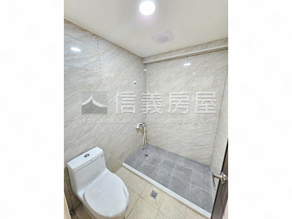 英雄鎮採光佳３房房屋室內格局與周邊環境