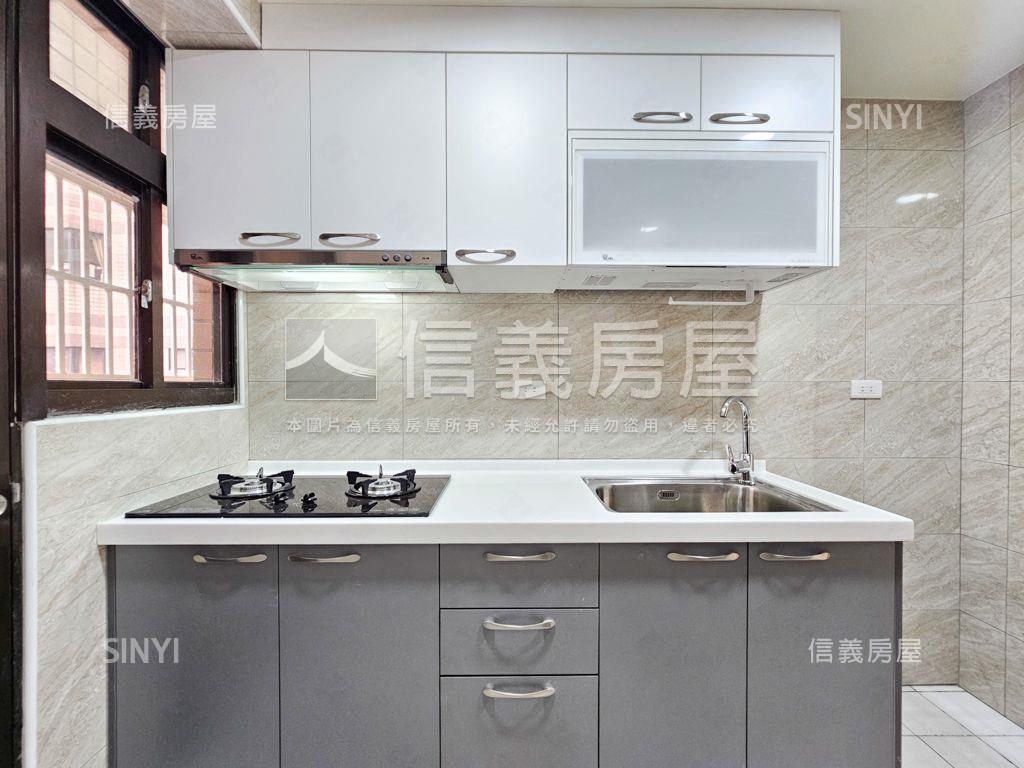 英雄鎮採光佳３房房屋室內格局與周邊環境