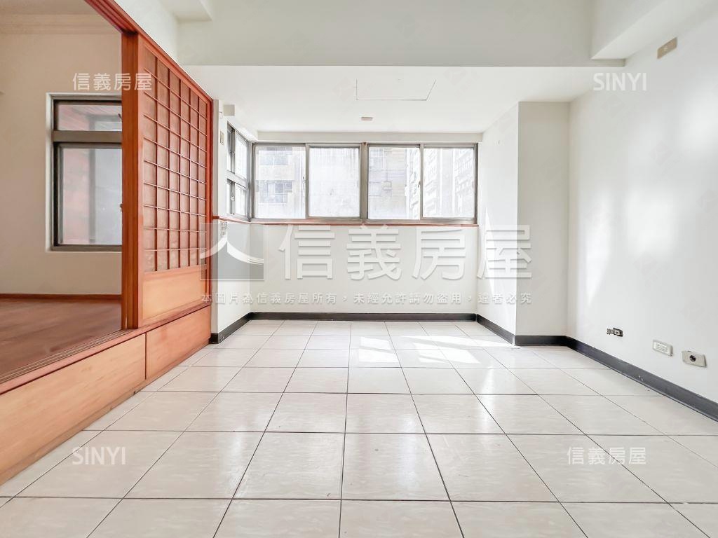 長堤三房有平面車位房屋室內格局與周邊環境