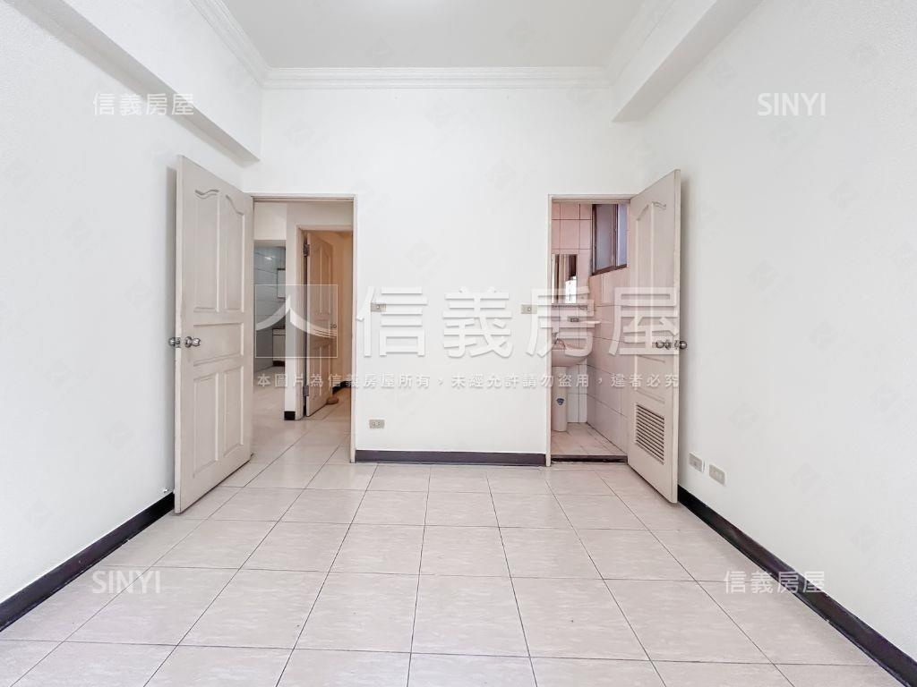 長堤三房有平面車位房屋室內格局與周邊環境