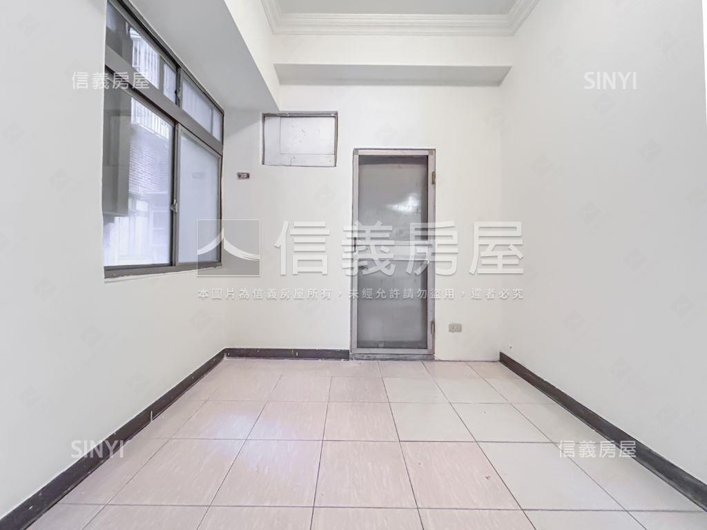 長堤三房有平面車位房屋室內格局與周邊環境