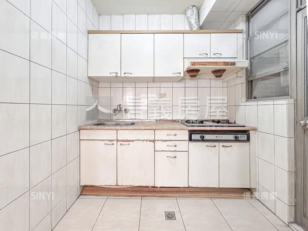 長堤三房有平面車位房屋室內格局與周邊環境