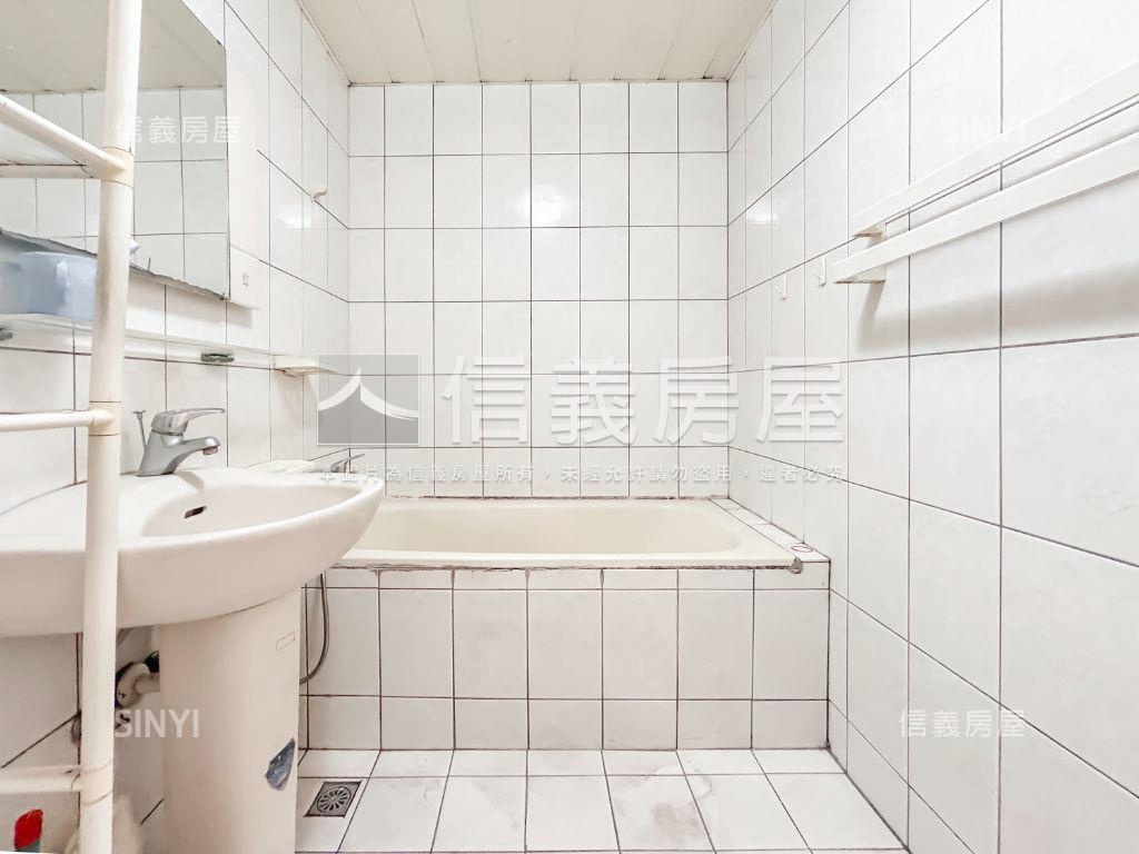 長堤三房有平面車位房屋室內格局與周邊環境