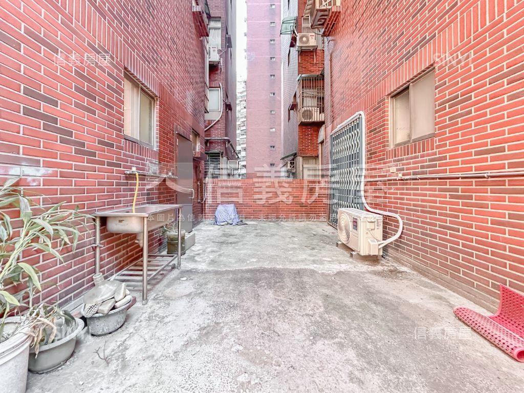 長堤三房有平面車位房屋室內格局與周邊環境