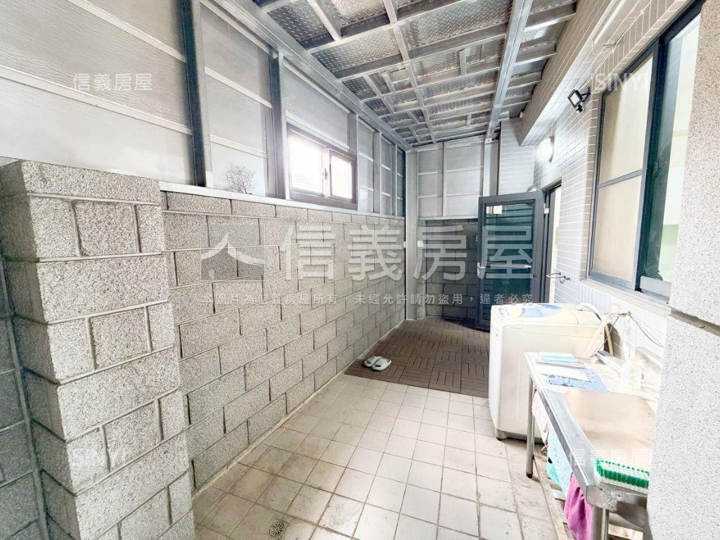 屋主誠售！大地坪邊間別墅房屋室內格局與周邊環境