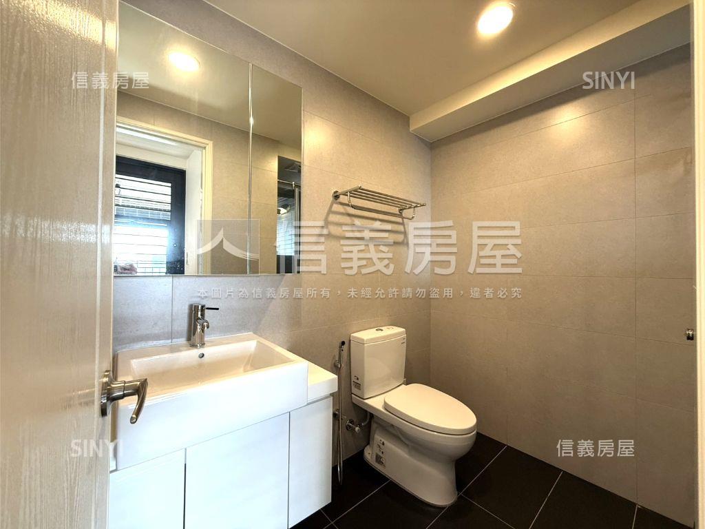 人人幸福稀有三房雙平車房屋室內格局與周邊環境