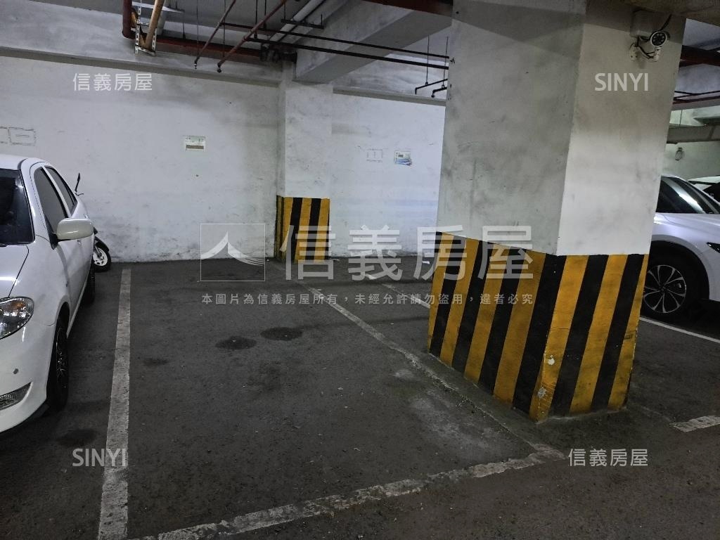 名人山水美美三房房屋室內格局與周邊環境