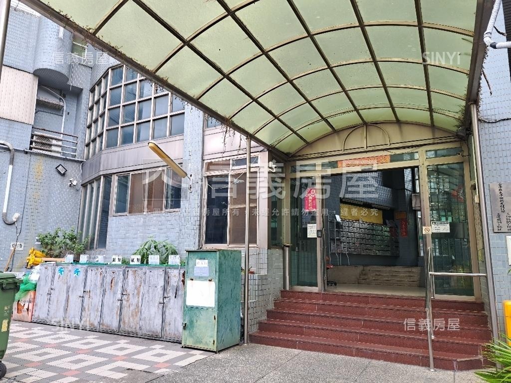 名人山水美美三房房屋室內格局與周邊環境