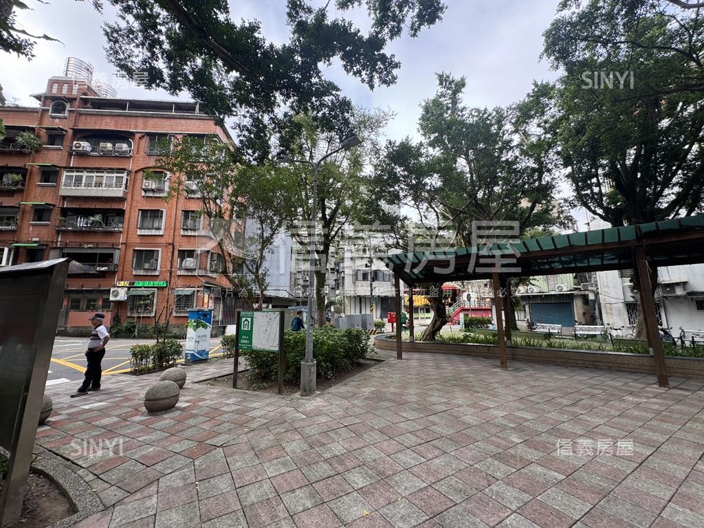 綠景森活邊間美宅房屋室內格局與周邊環境