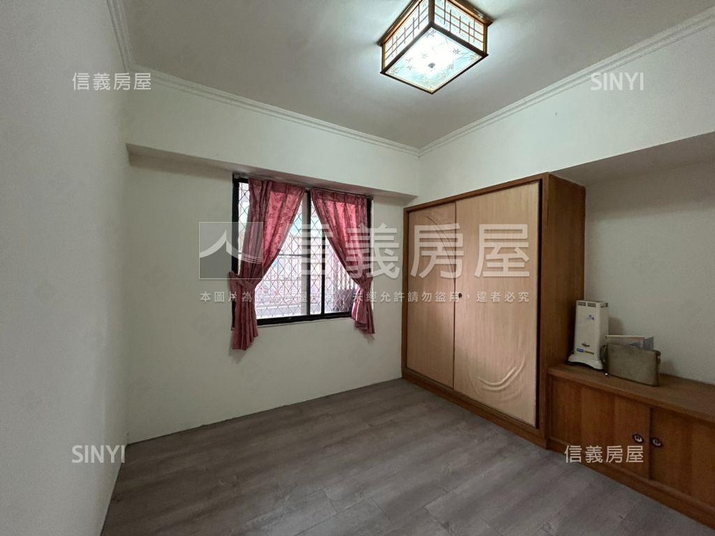 碧瑤邊間一樓三＋１房車位房屋室內格局與周邊環境