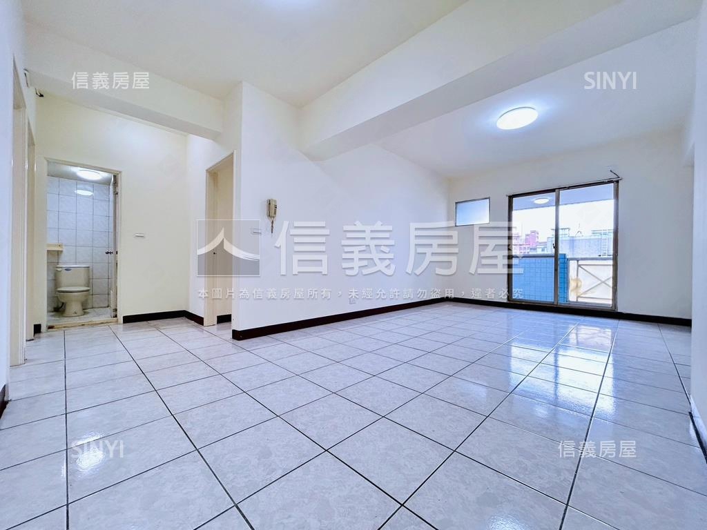 近１１期商圈３房大車位房屋室內格局與周邊環境