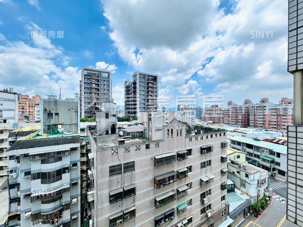 近１１期商圈３房大車位房屋室內格局與周邊環境