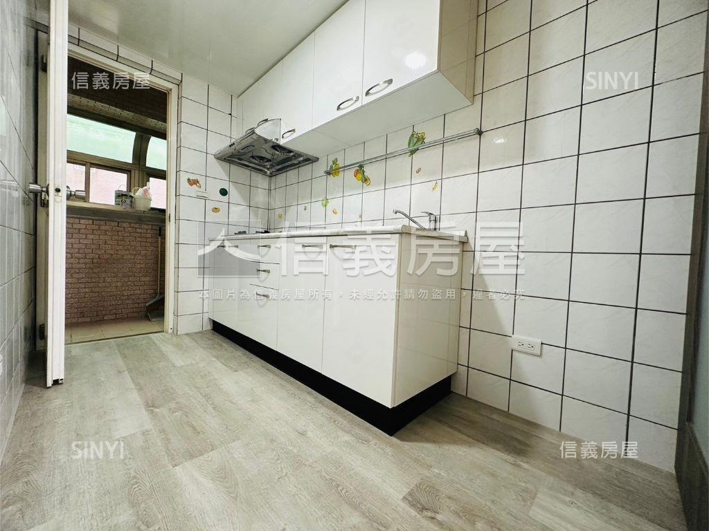 龍安特區採光三房房屋室內格局與周邊環境