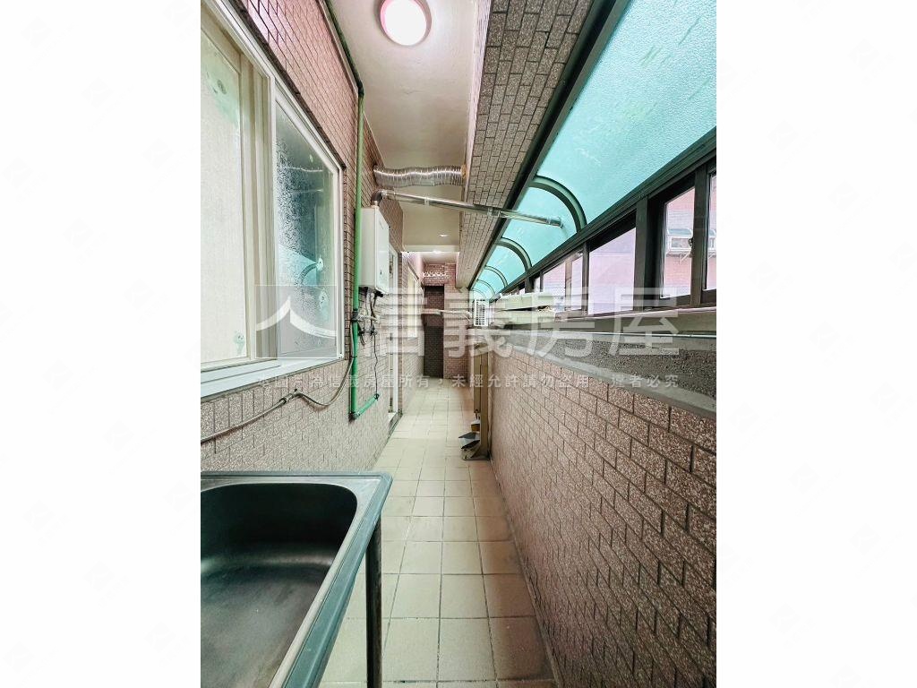 龍安特區採光三房房屋室內格局與周邊環境