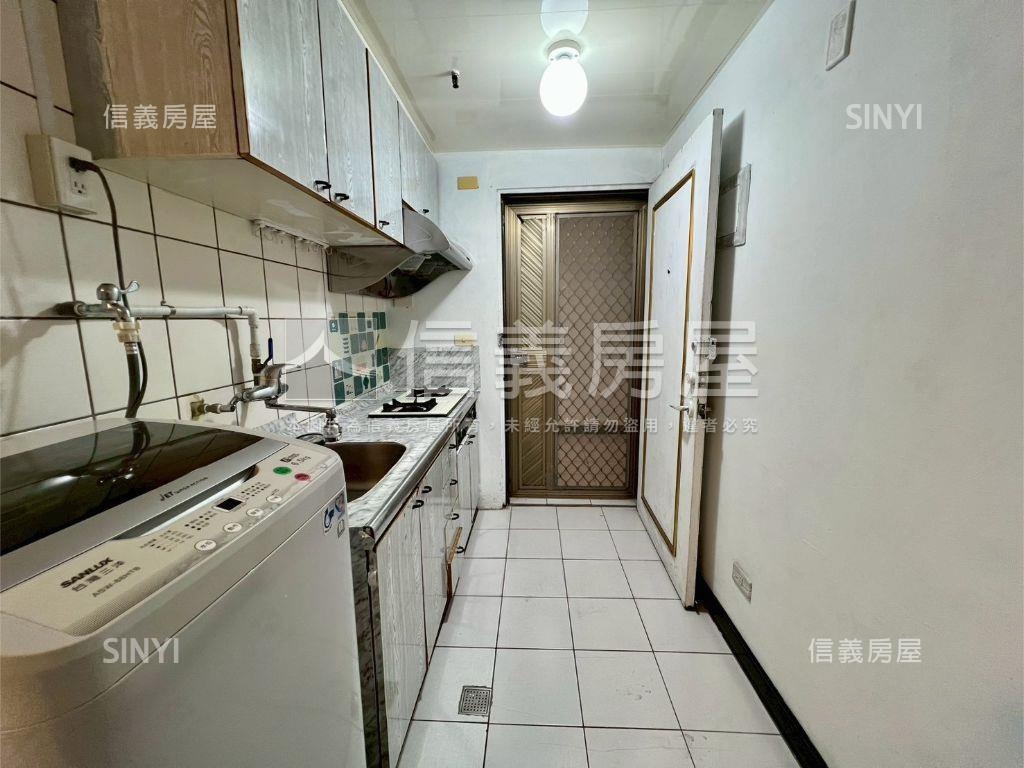 世紀名宮小資套房房屋室內格局與周邊環境