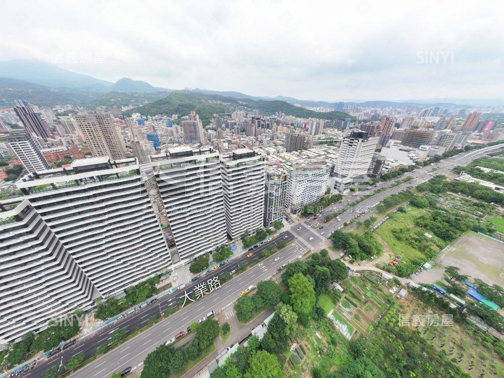 【萬企大業】高樓遠眺山景房屋室內格局與周邊環境