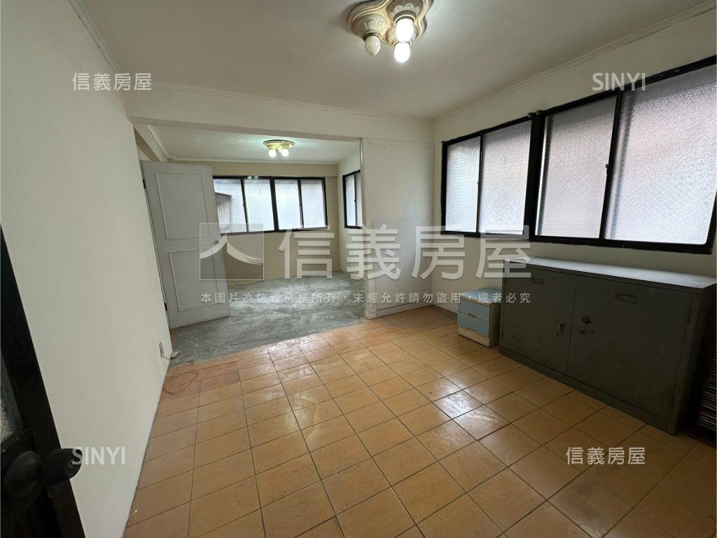 中正學區捷運三房房屋室內格局與周邊環境
