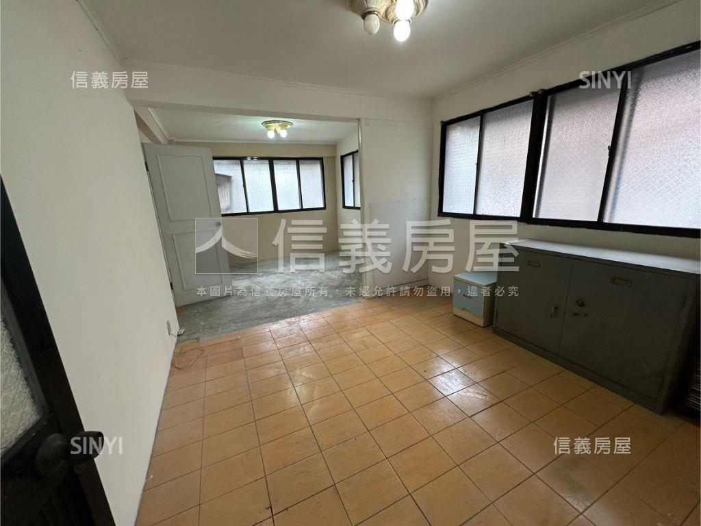 中正學區捷運三房房屋室內格局與周邊環境