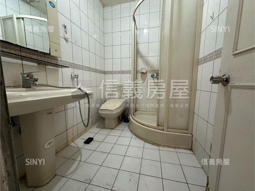 中正學區捷運三房房屋室內格局與周邊環境