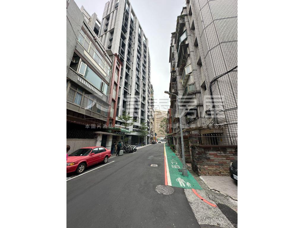 中正學區捷運三房房屋室內格局與周邊環境