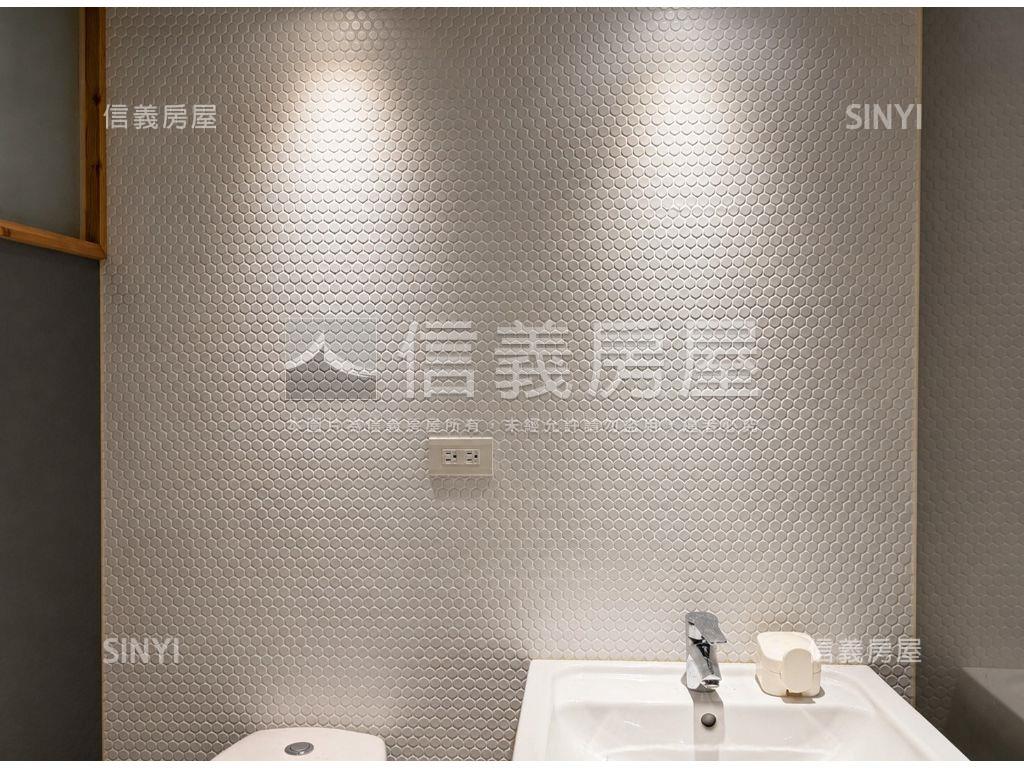 艾司摩爾｜輕奢質感金店面房屋室內格局與周邊環境
