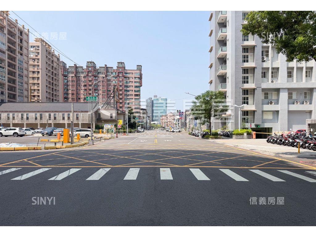 艾司摩爾｜輕奢質感金店面房屋室內格局與周邊環境