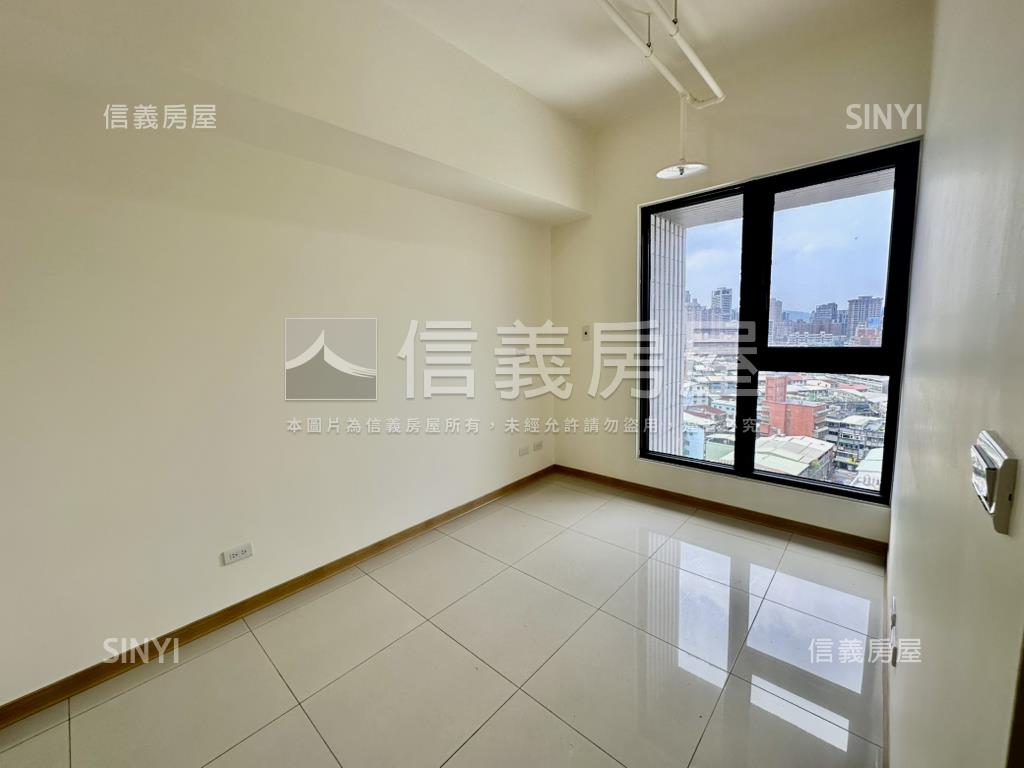 【全新】居高臨下陽光豪邸房屋室內格局與周邊環境