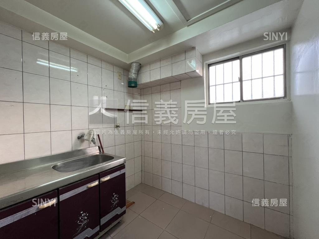 赤崁樓低總價華廈房屋室內格局與周邊環境