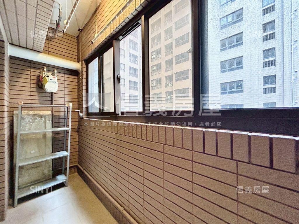北屯近７４三房裝潢美屋房屋室內格局與周邊環境