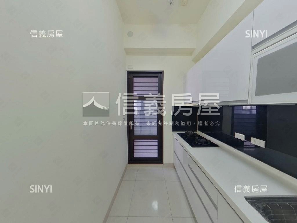 屏東萬吉晶硯電梯好宅房屋室內格局與周邊環境