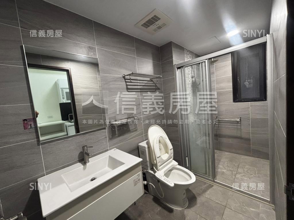 屏東萬吉晶硯電梯好宅房屋室內格局與周邊環境