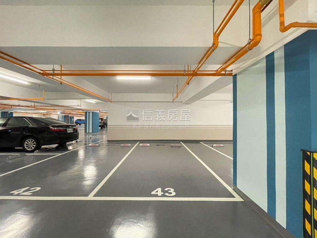 崑庭敦品２房美宅平車房屋室內格局與周邊環境