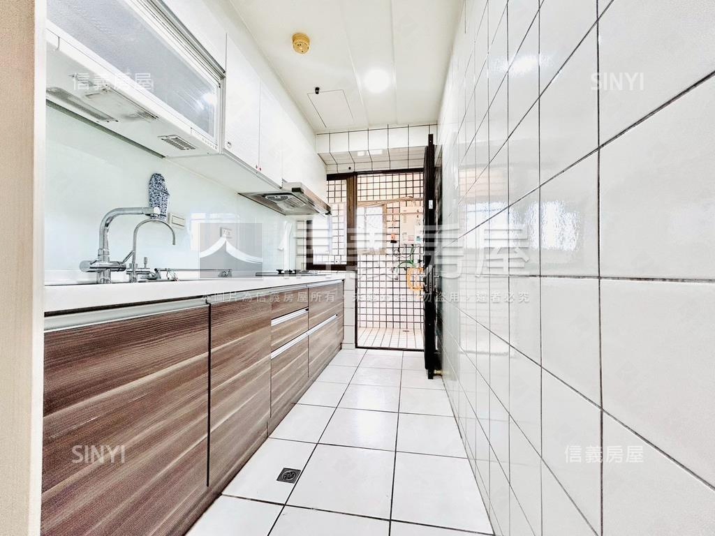 選我～工學天下三房附車位房屋室內格局與周邊環境