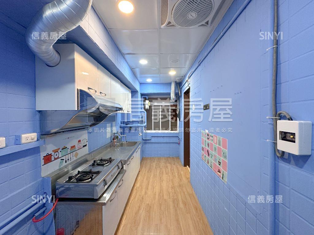 巨蛋邊間面寬｜正三樓店面房屋室內格局與周邊環境