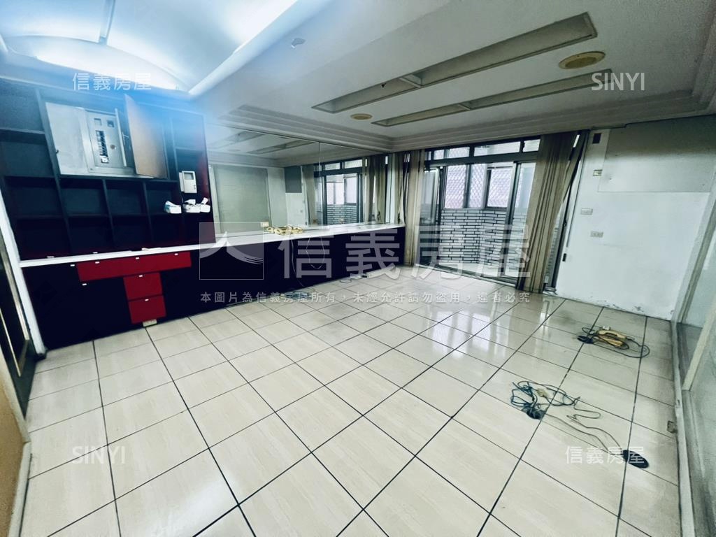 專任松江路雙併華廈＋車位房屋室內格局與周邊環境