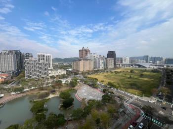 富翼公園視野有平面車位