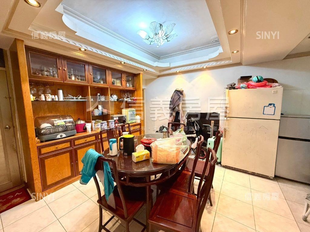 小巨蛋靜巷頂加介壽學區房屋室內格局與周邊環境