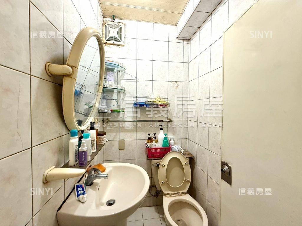 小巨蛋靜巷頂加介壽學區房屋室內格局與周邊環境