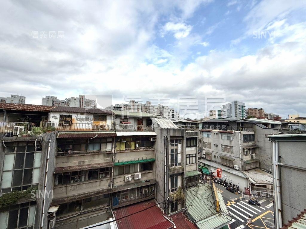 小巨蛋靜巷頂加介壽學區房屋室內格局與周邊環境