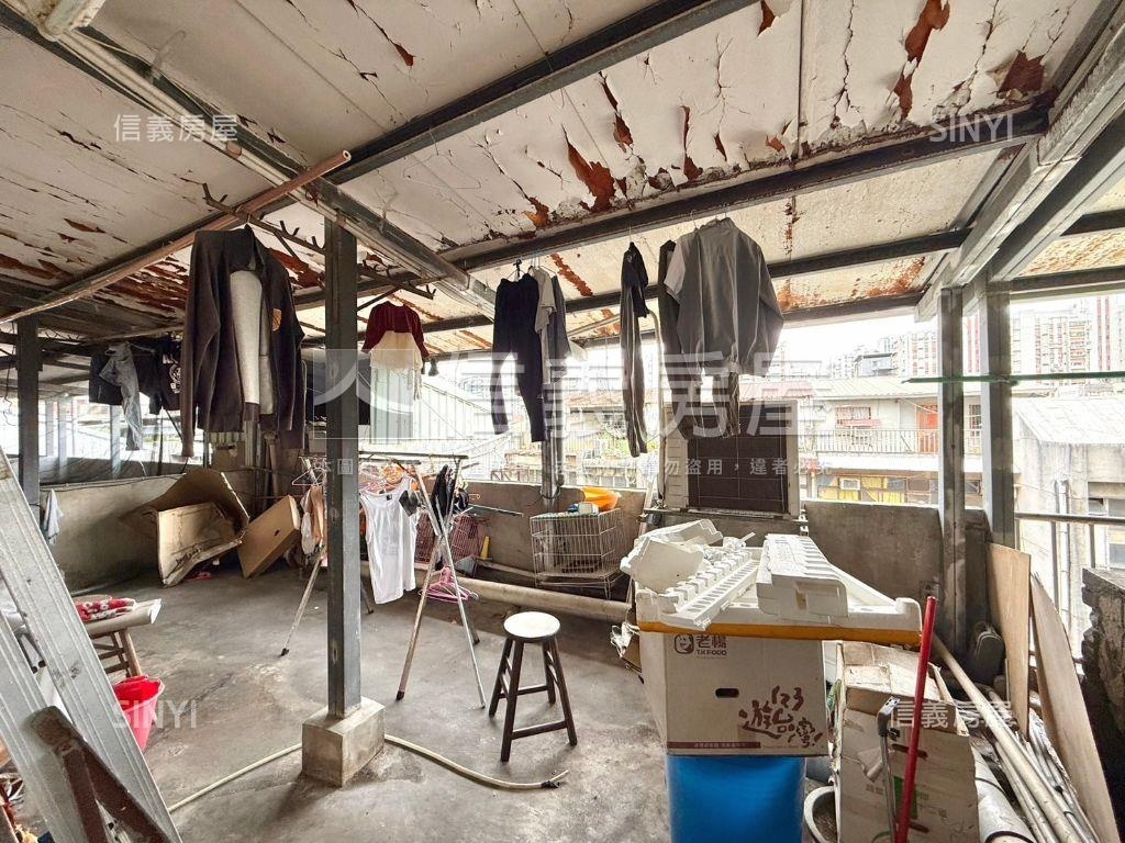 小巨蛋靜巷頂加介壽學區房屋室內格局與周邊環境